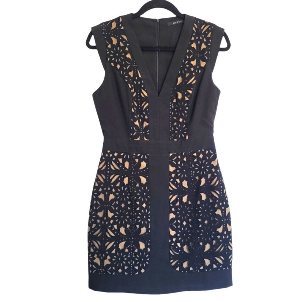 Ark & Co. Little black vneck dress size small
